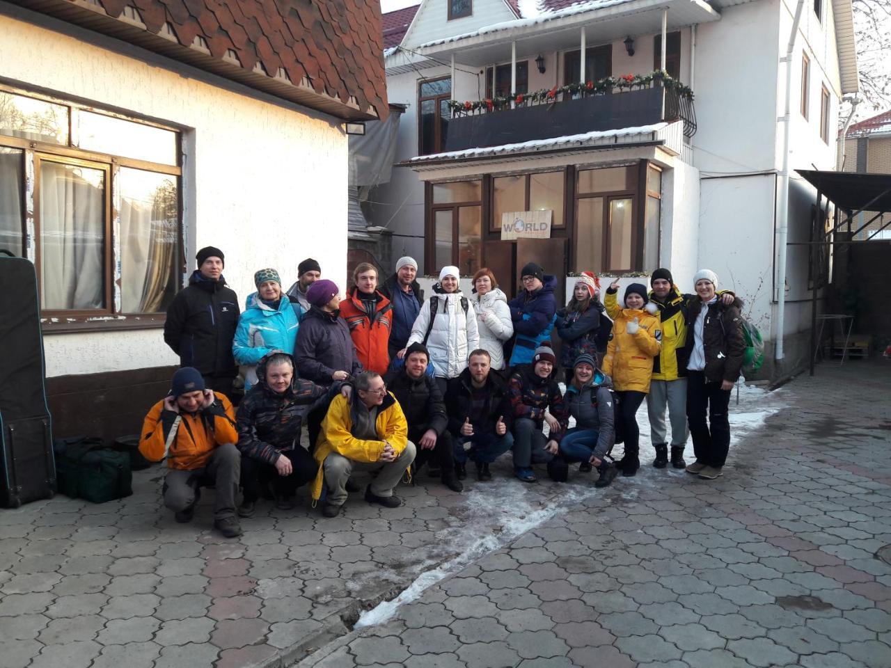 World Travelers Hostel Almaty Exterior foto