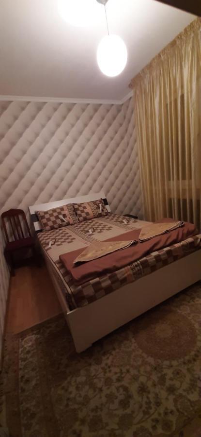 World Travelers Hostel Almaty Exterior foto